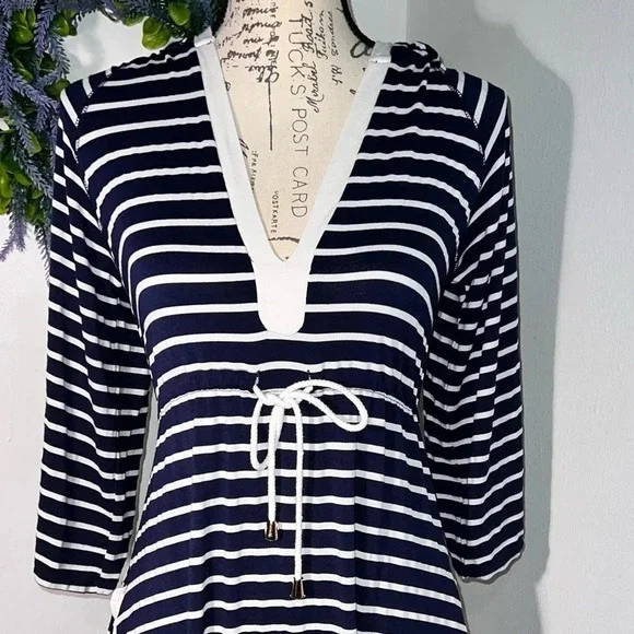 Dakini,M pocketed deepV contrast yoke, tassel drawstring waist side vents,hooded - Picture 3 of 8